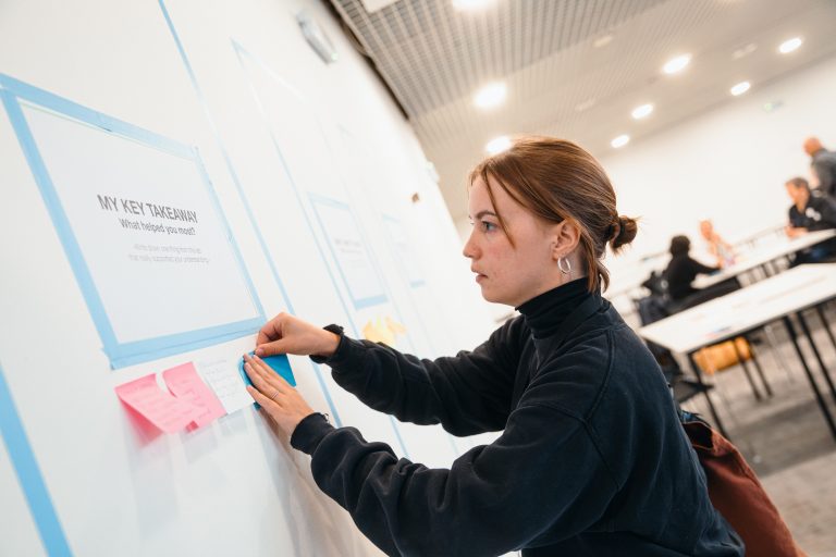 25-09-23-11-28-47-CSW